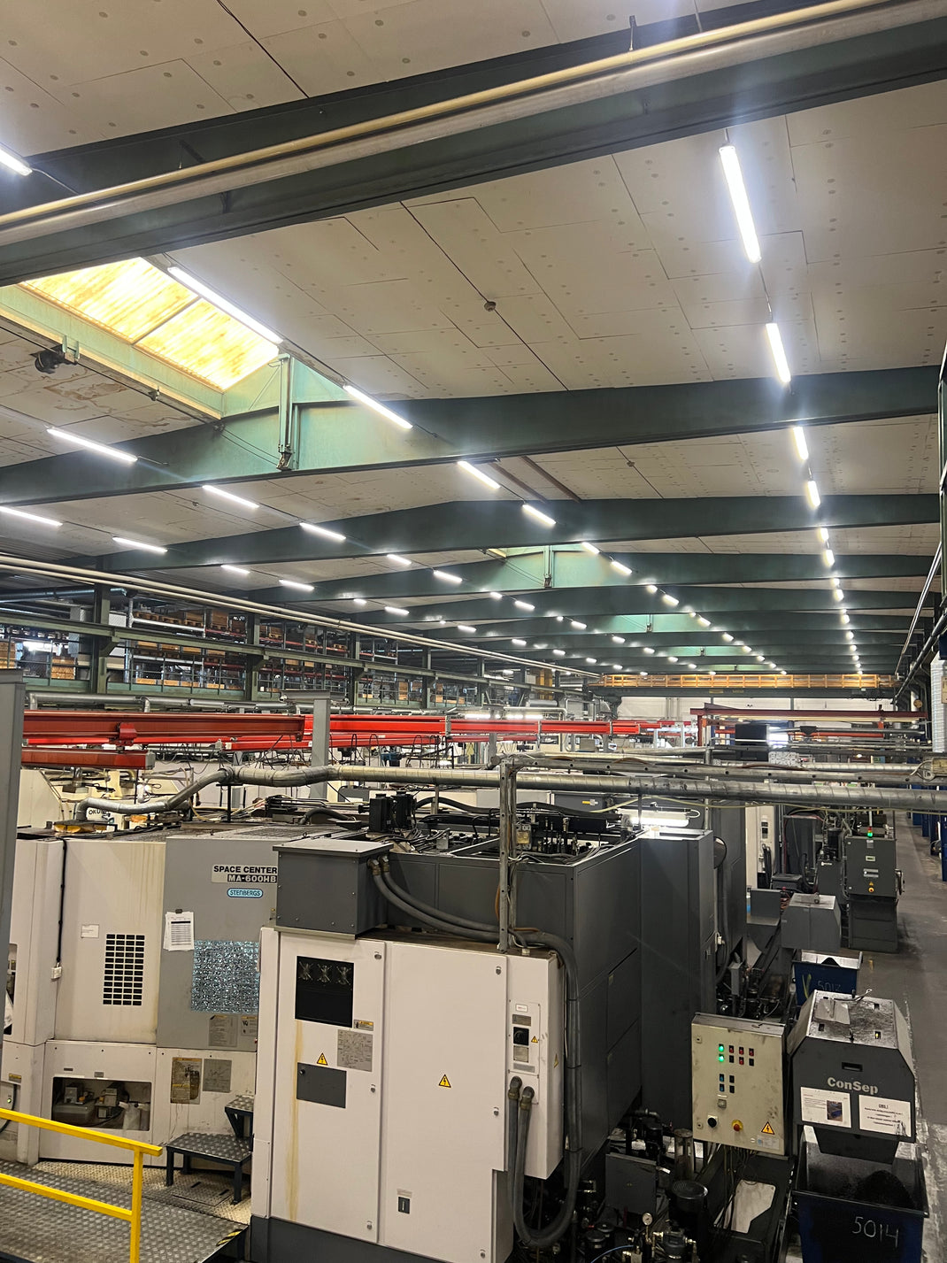 Industrihall med 44W LED-armaturer